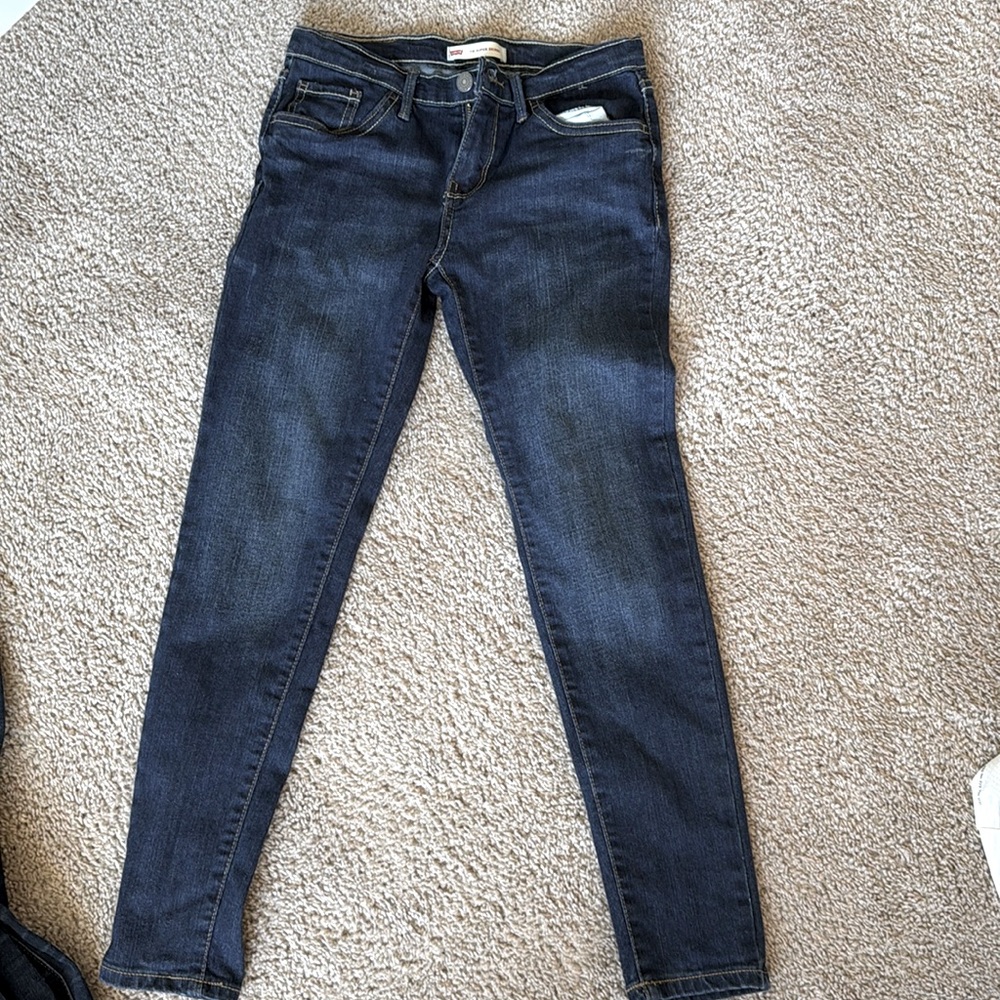 Blue Levi jeans ￼